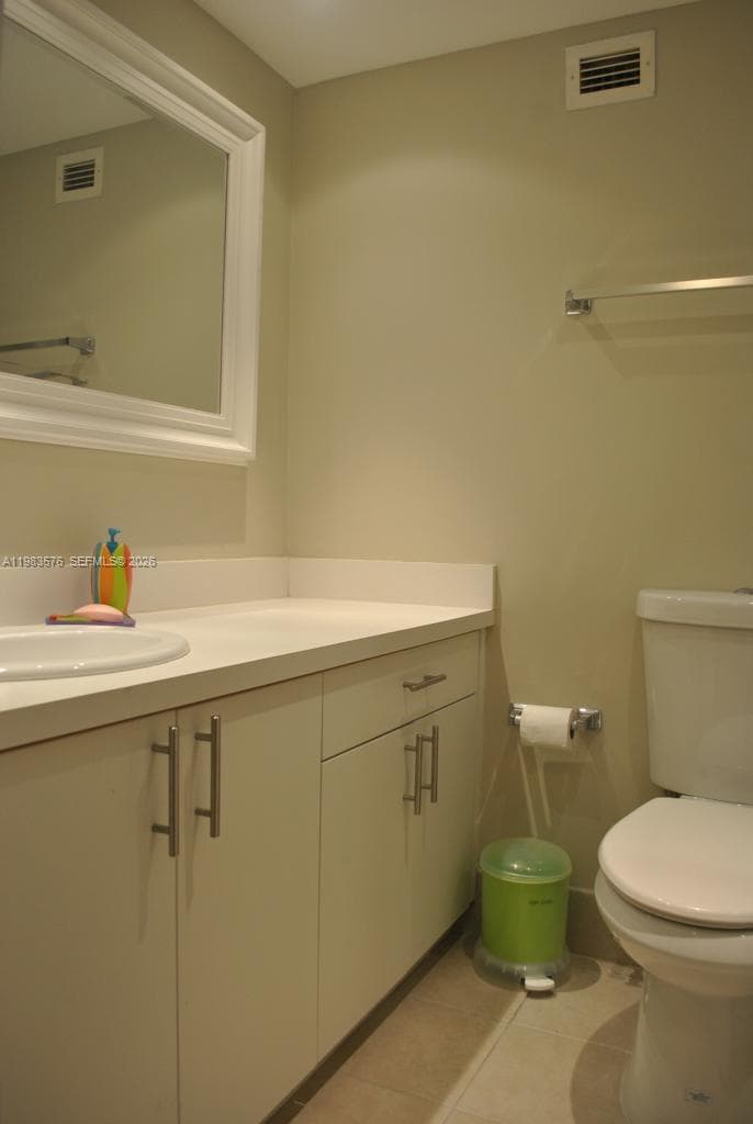 6039 Collins Ave 1006 photo 21