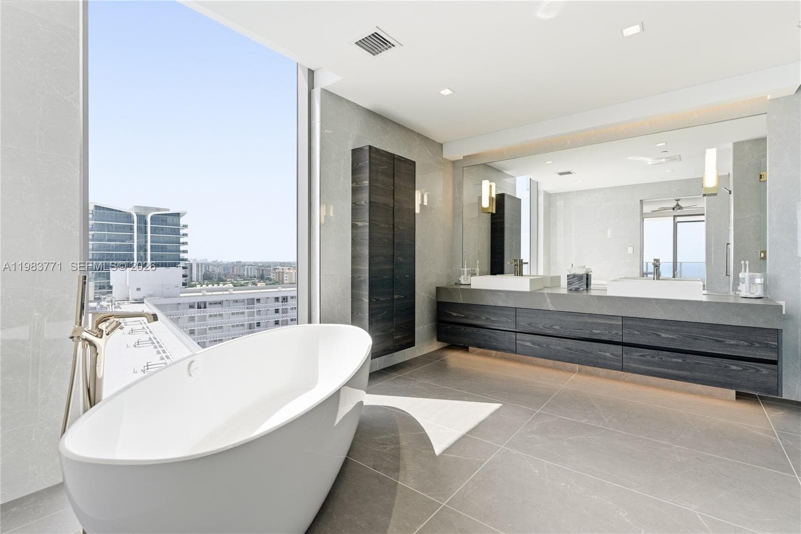 1116 N Ocean Blvd 1801 photo 23