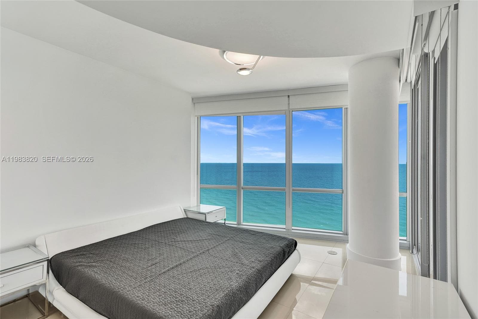 17121 Collins Ave 2003 photo 11