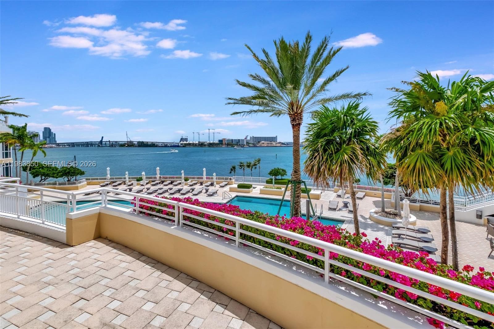 848 Brickell Key Dr 2602 photo 2