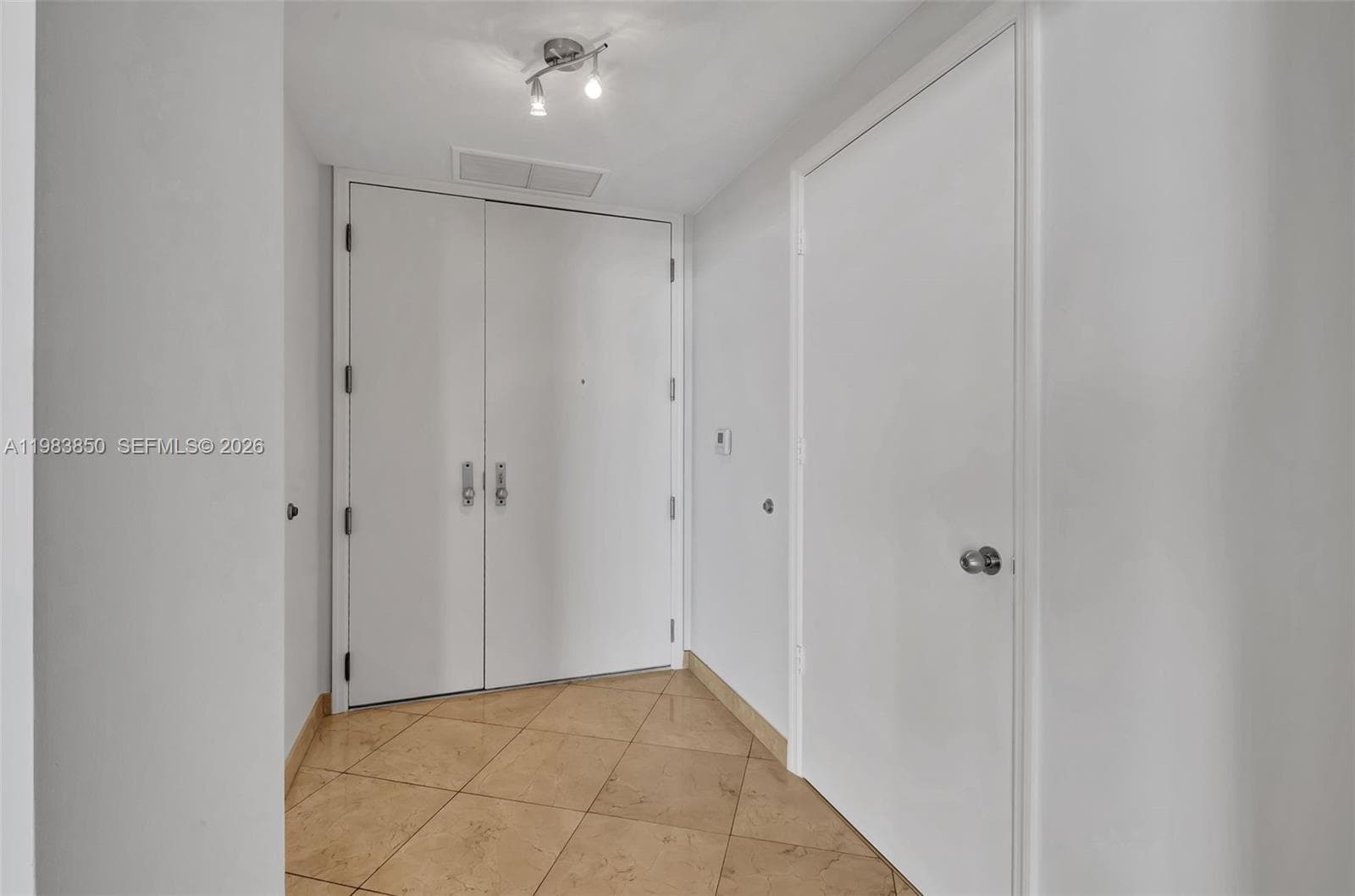 848 Brickell Key Dr 2602 photo 9