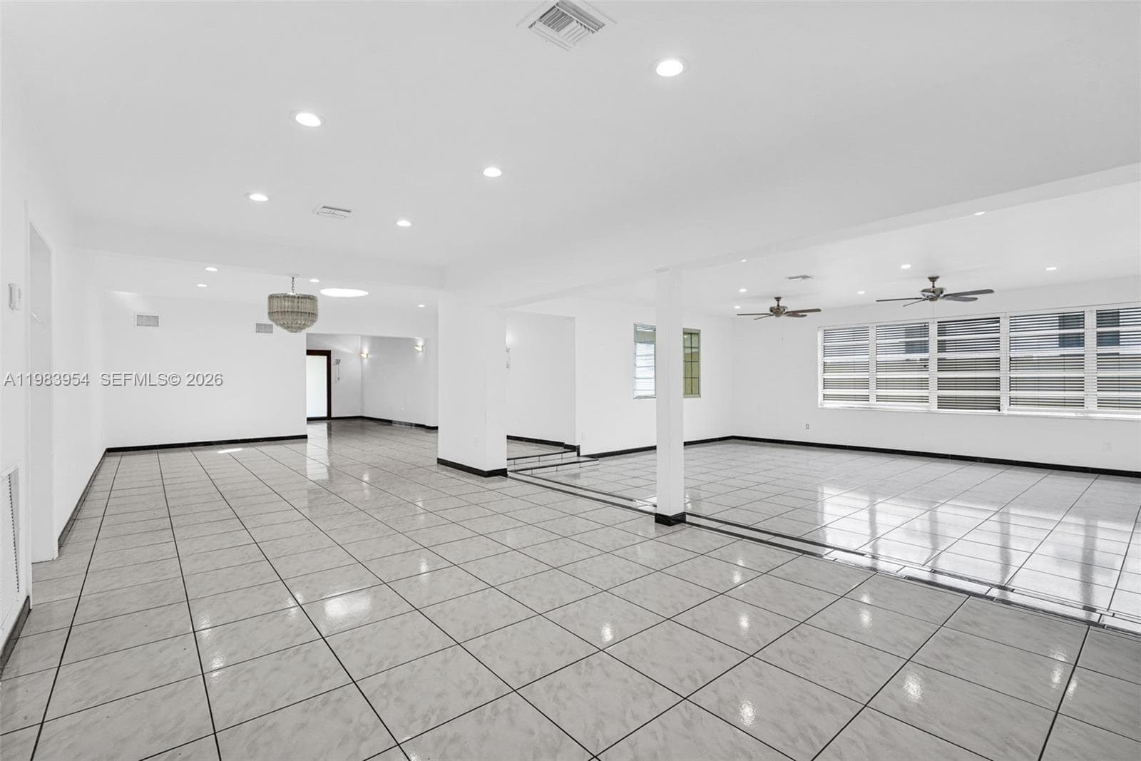 4560 Prairie Ave photo 7