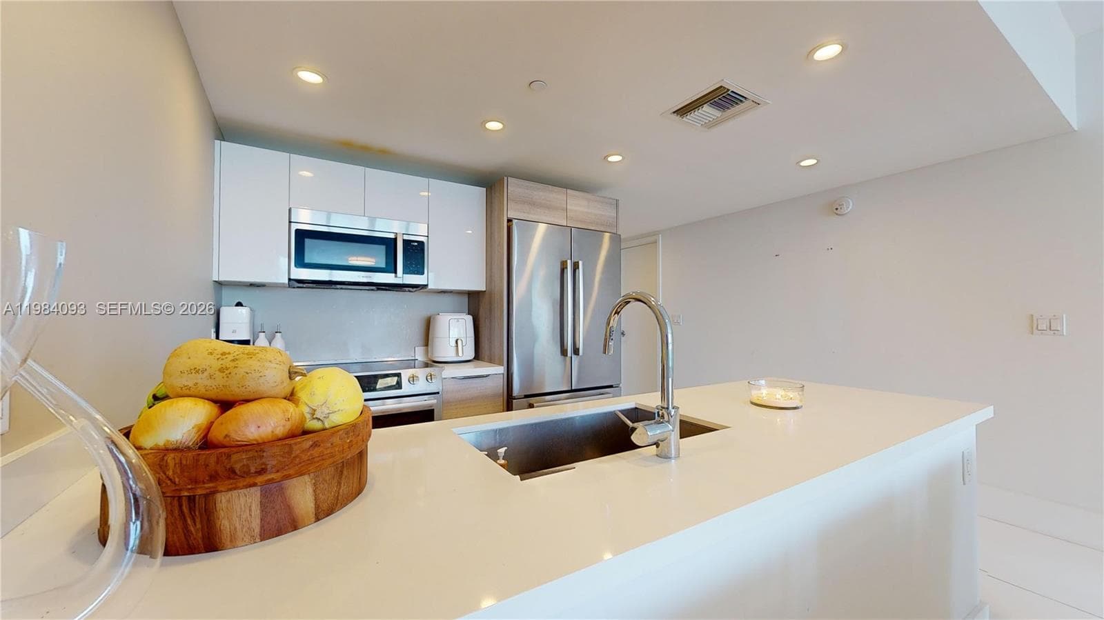 9940 W Bay Harbor Dr 5E-N photo 9