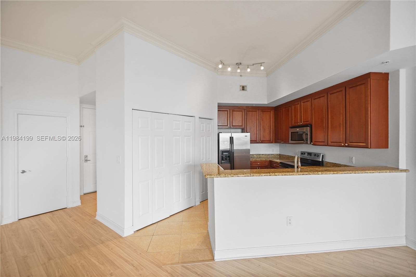 3001 NE 185th St 716 photo 8