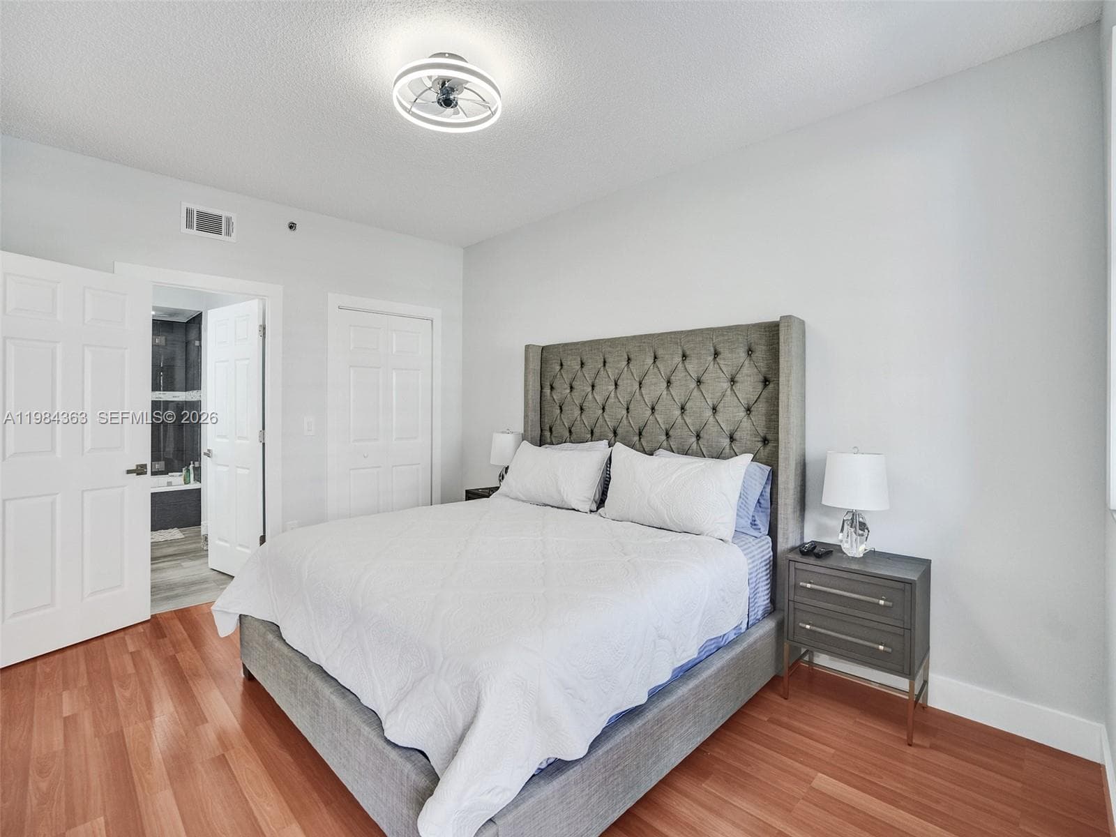 3245 NE 184th St 13305 photo 23