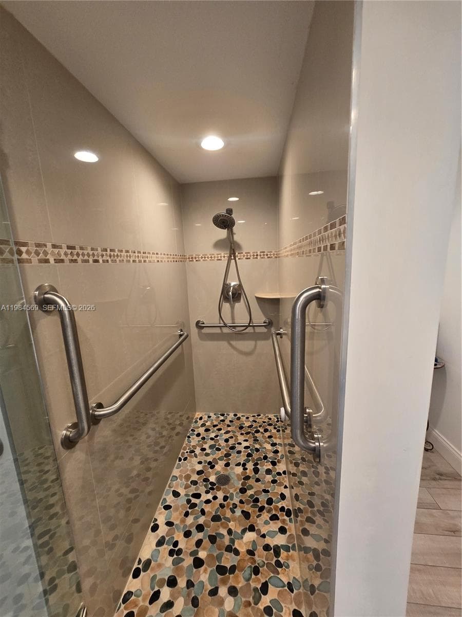 2880 14th St Cswy 311 photo 17