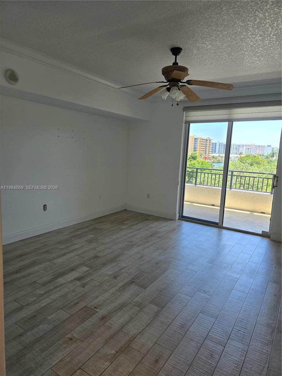 2880 14th St Cswy 311 photo 12