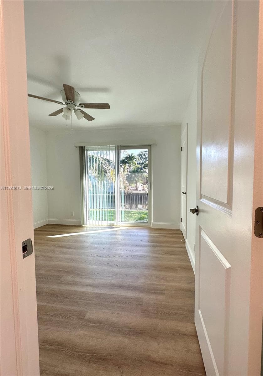 3042 Hayes St photo 20