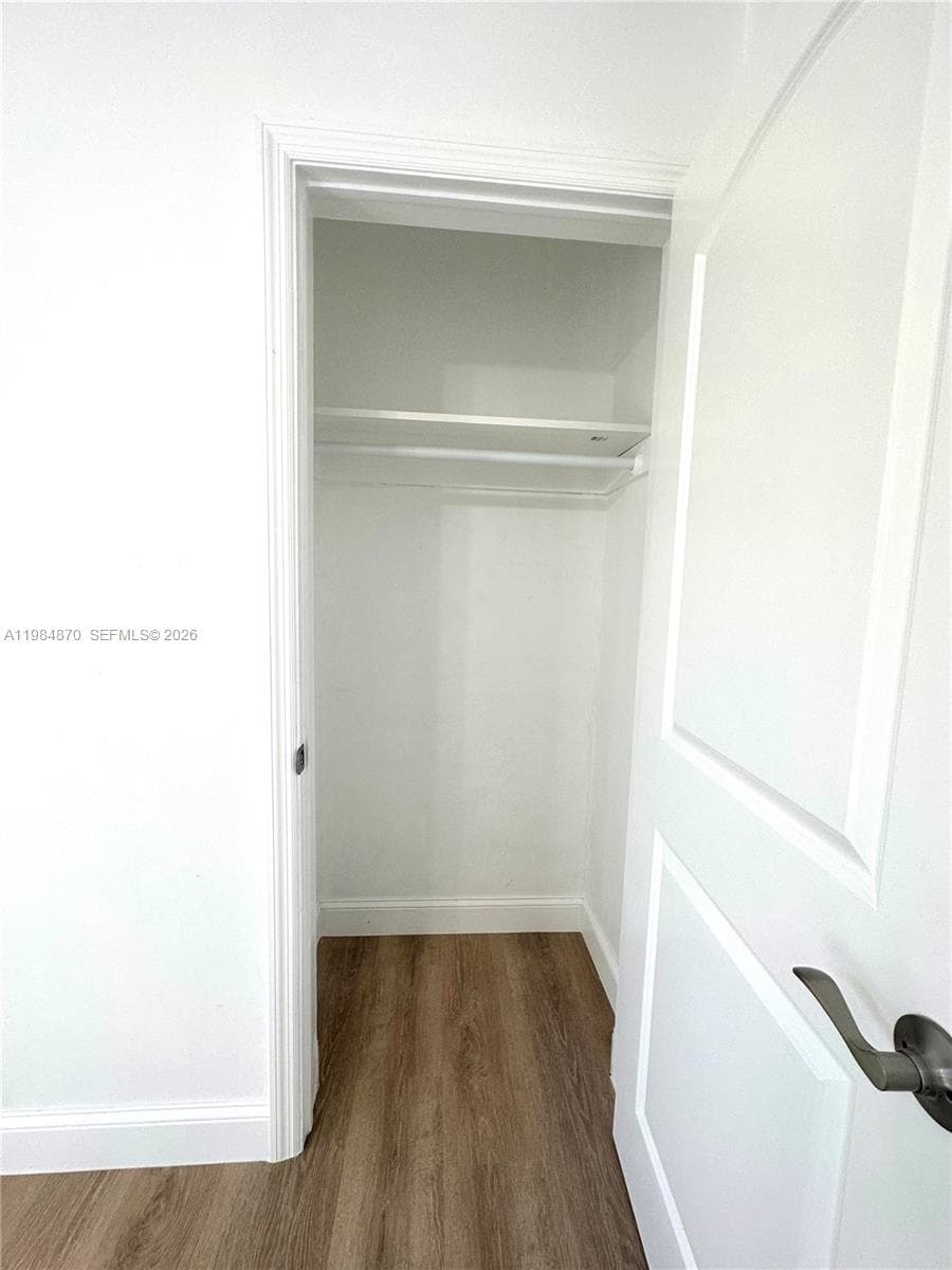 3042 Hayes St photo 25