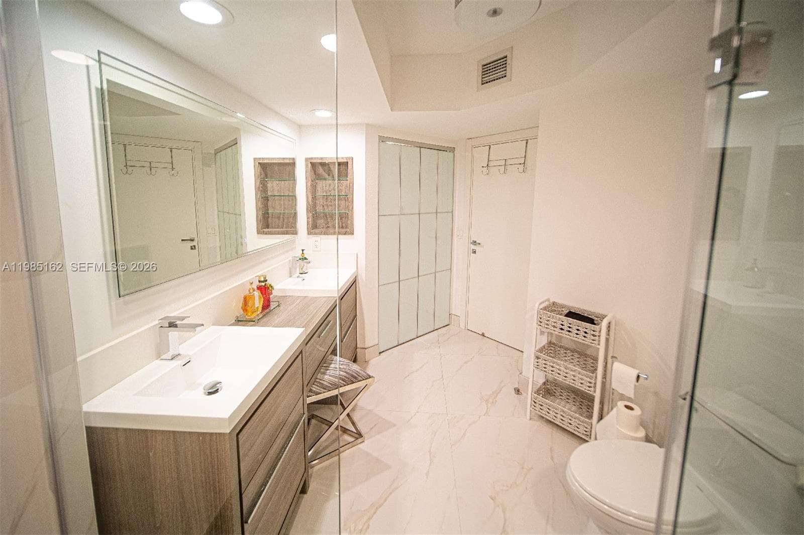 16445 Collins Ave 425 photo 20