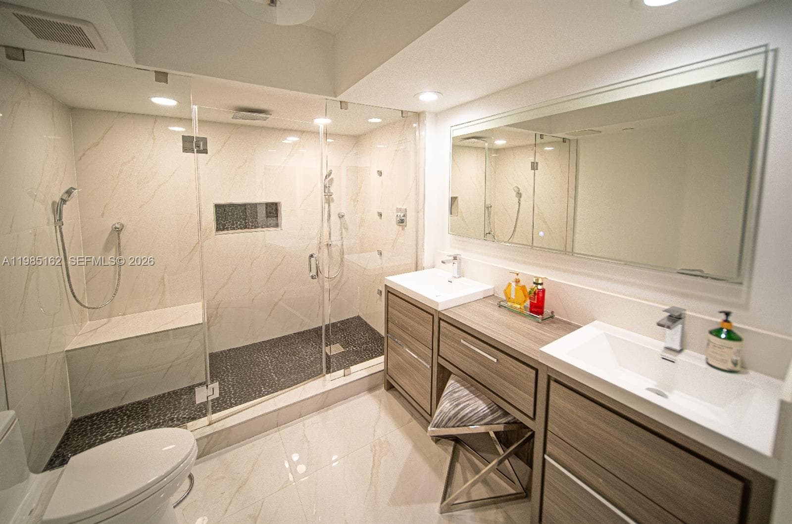 16445 Collins Ave 425 photo 18