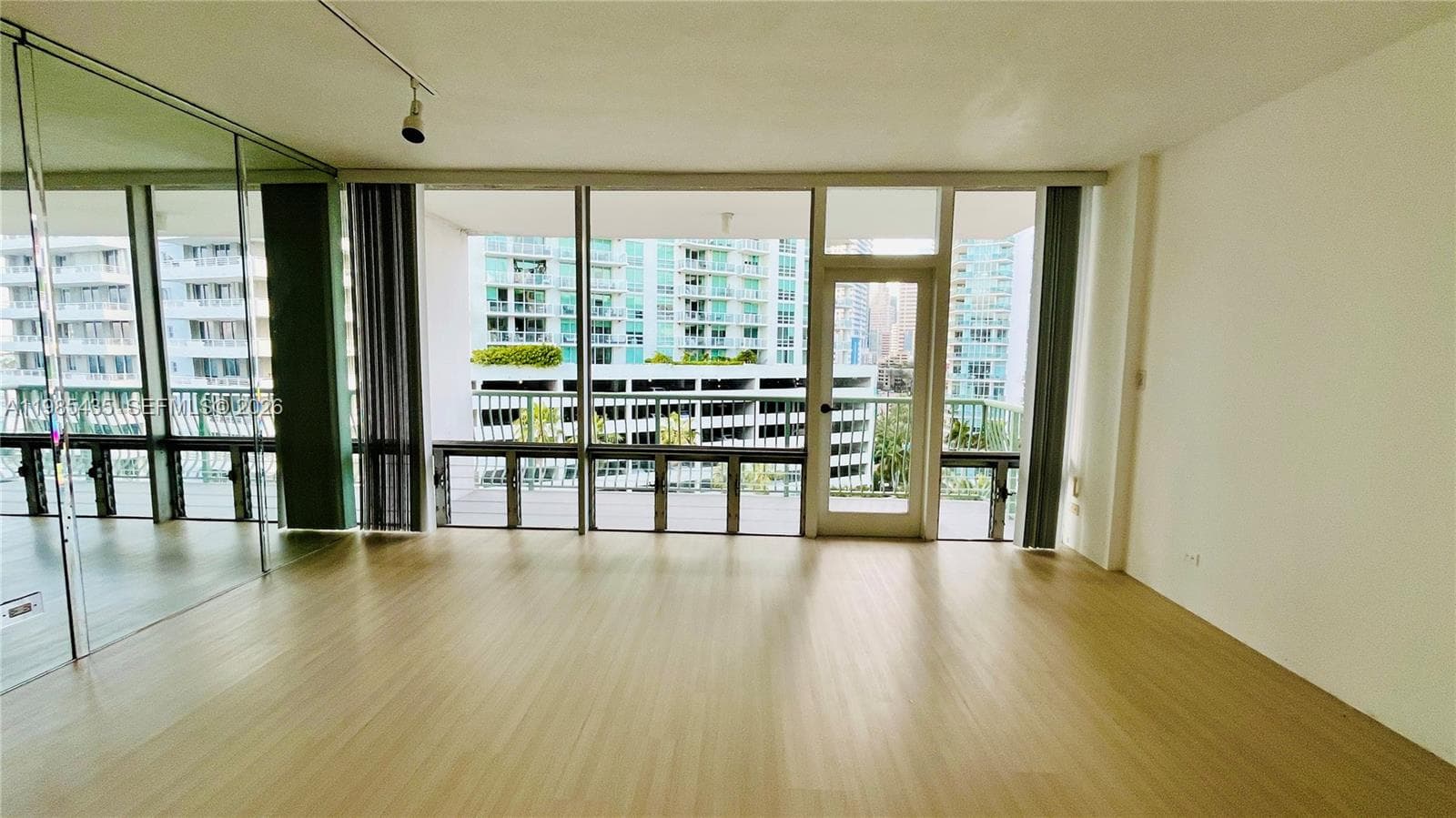 1408 Brickell Bay Dr 916 photo 3