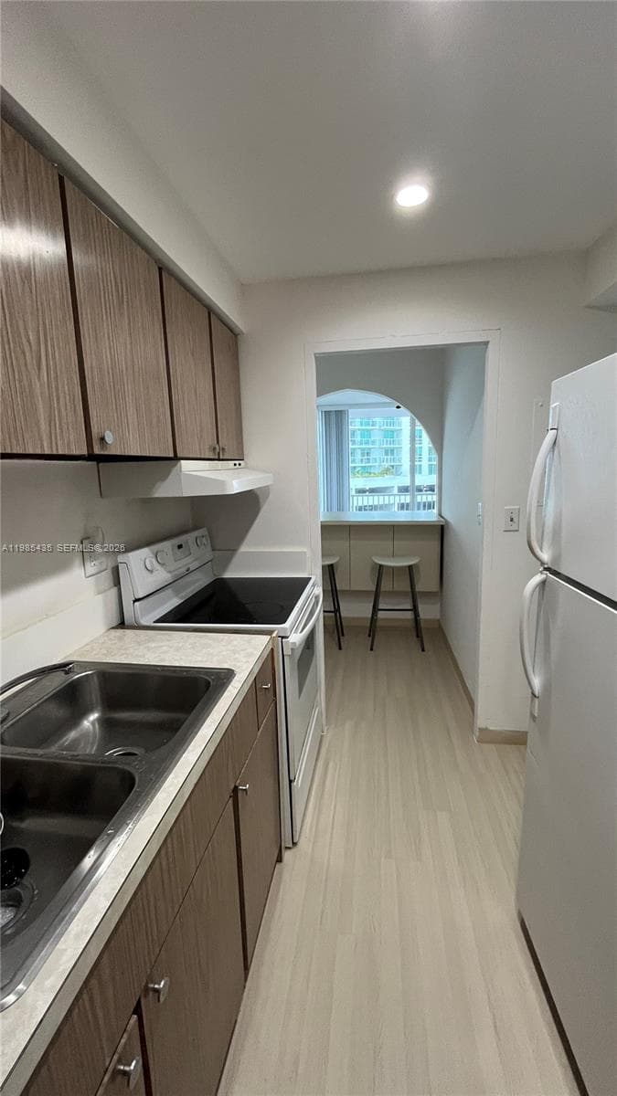 1408 Brickell Bay Dr 916 photo 9