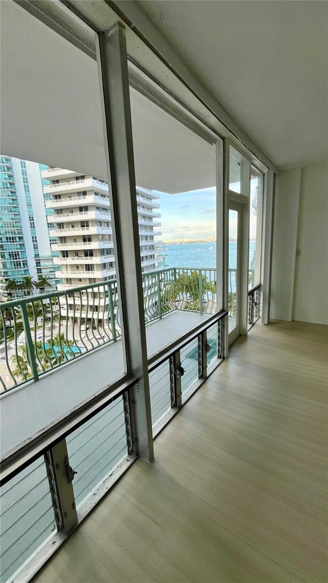 1408 Brickell Bay Dr 916 photo 4
