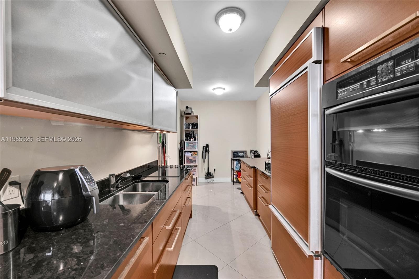 1800 Ocean Drive 3908 photo 18