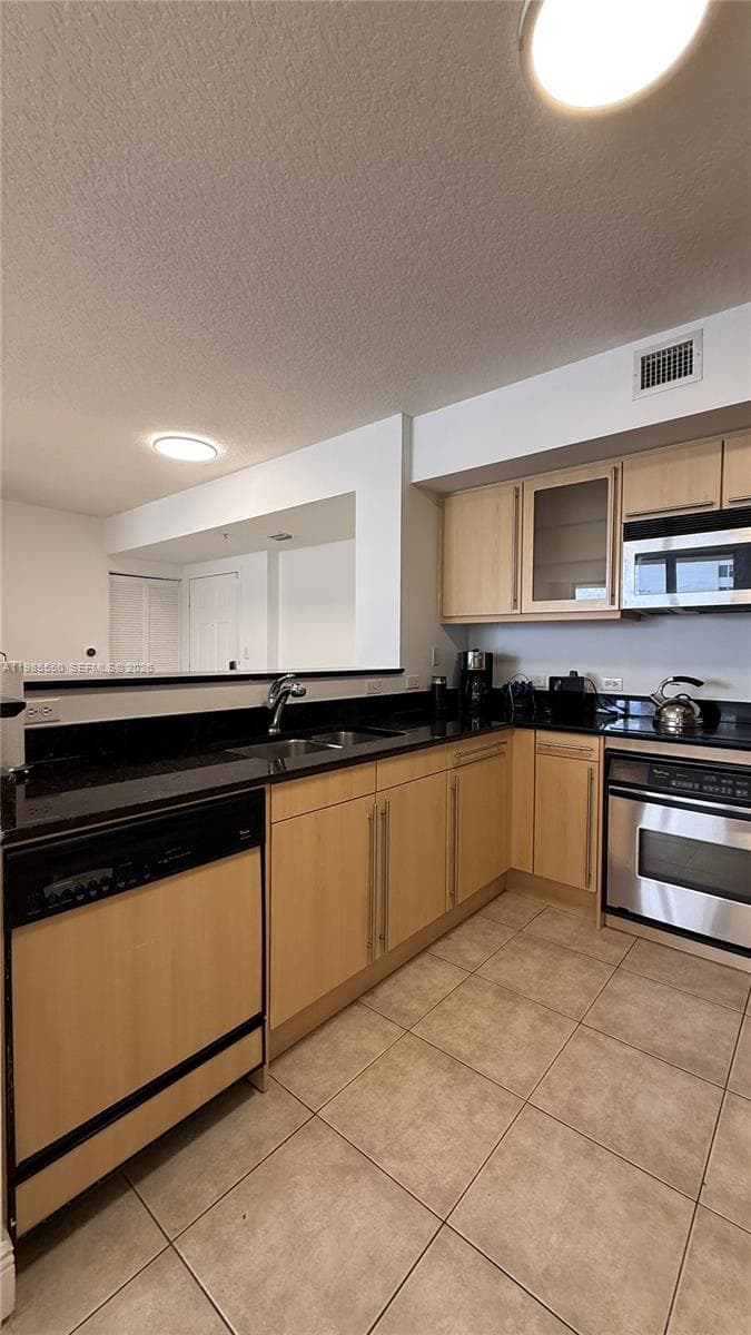 2080 Ocean Dr 905 photo 16