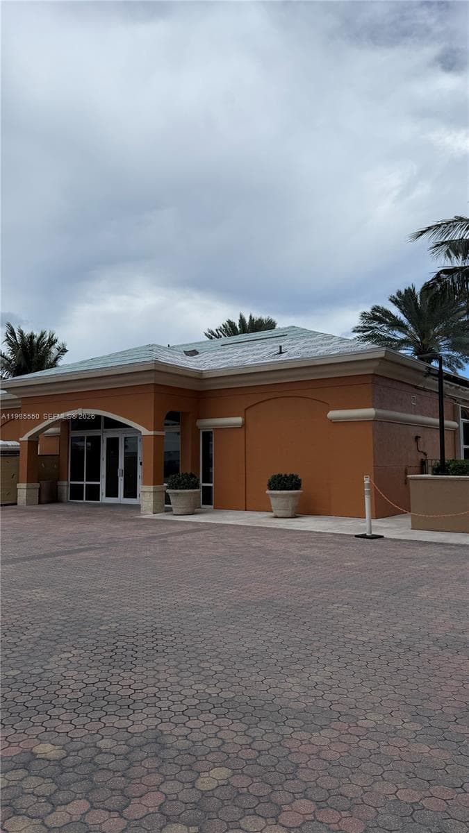 2080 S Ocean Dr 905 photo 4