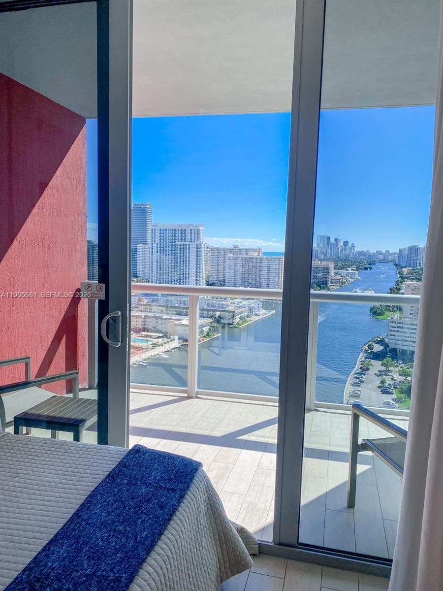 2602 Hallandale Beach Blvd R2405 photo 11