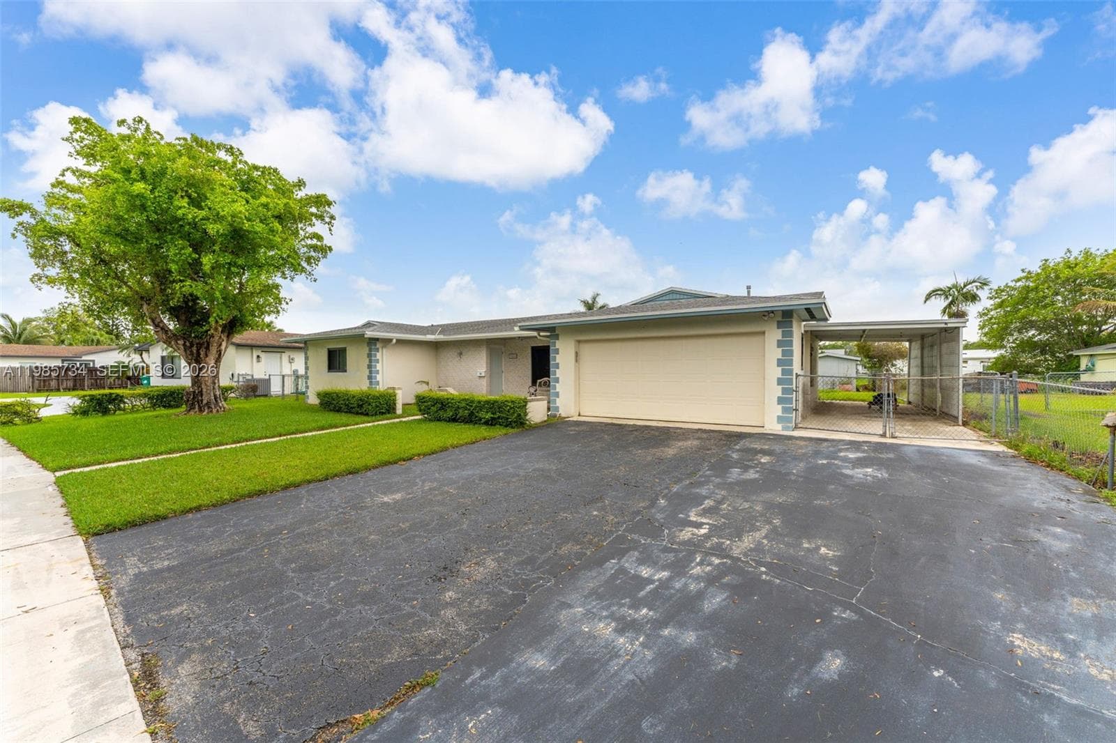 9454 Sterling Dr photo 2
