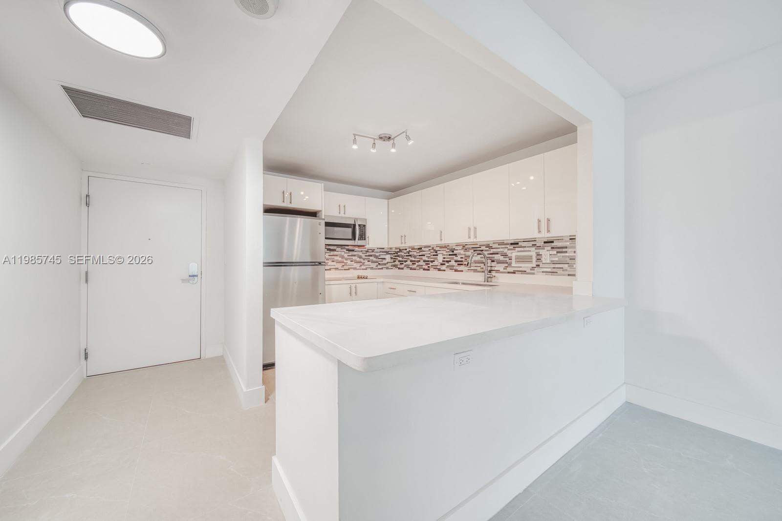 2301 Collins Ave 311 photo 15