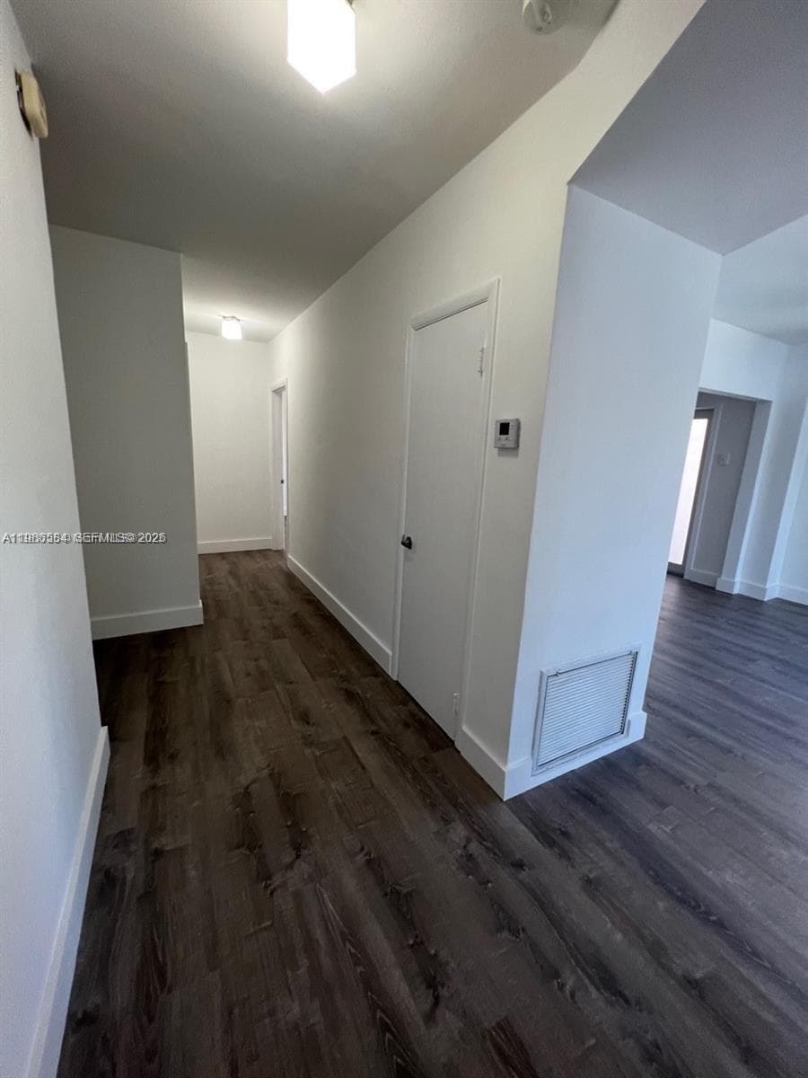 462 Golden Isles Dr 202 photo 14