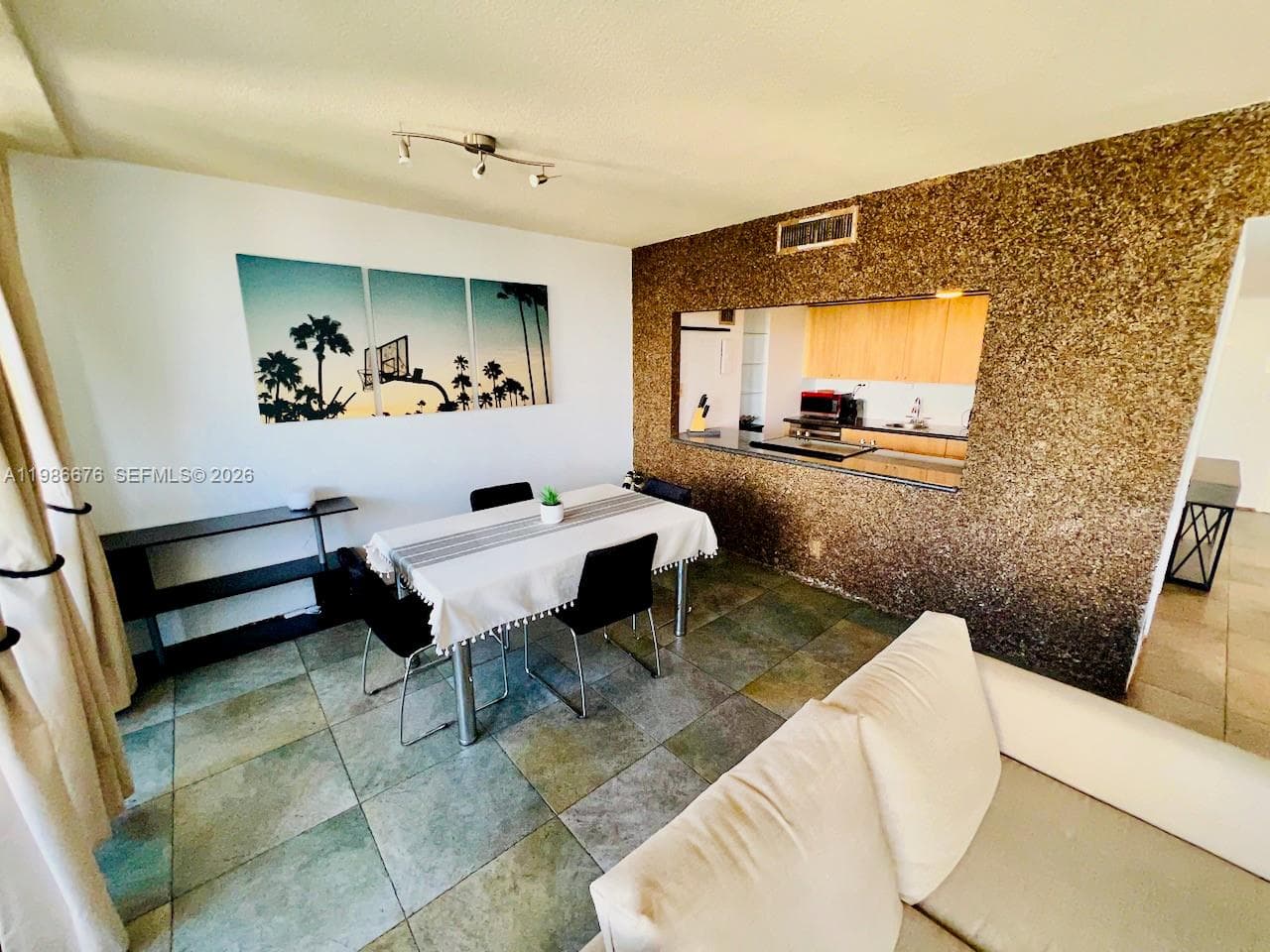 900 Bay Dr 411 photo 4