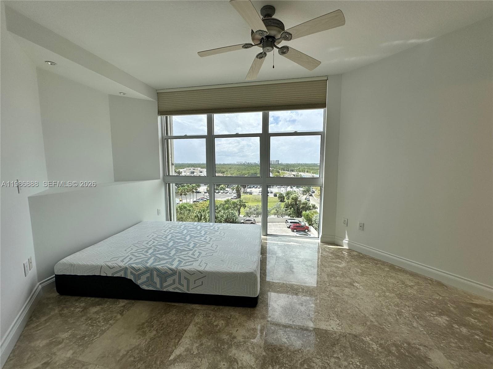 6051 N Ocean Dr 704 photo 23
