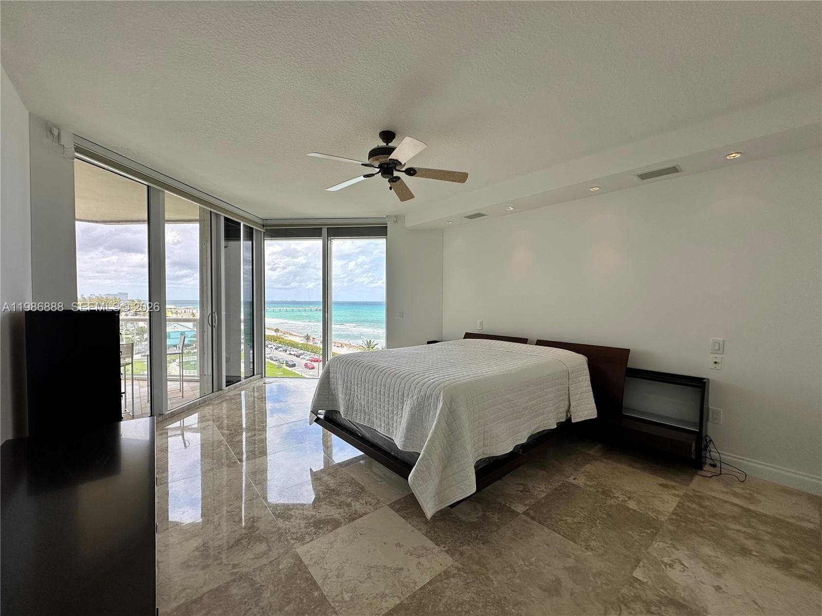 6051 N Ocean Dr 704 photo 20