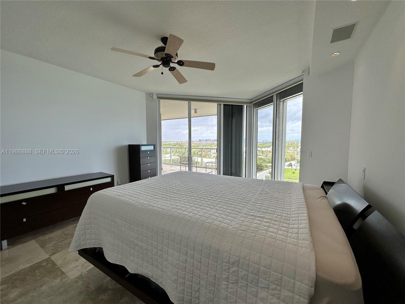 6051 N Ocean Dr 704 photo 21