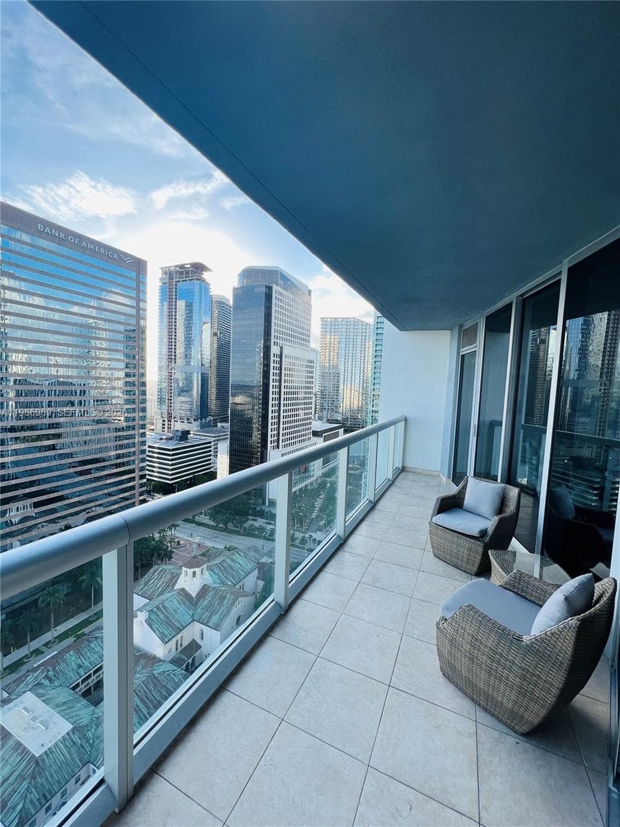 495 Brickell Ave 2707 photo 7