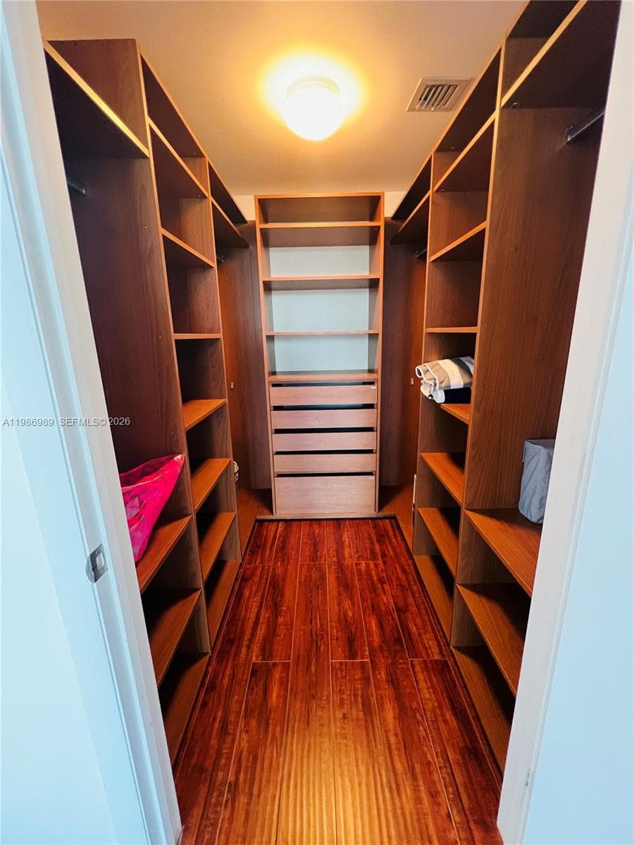 495 Brickell Ave 2707 photo 10