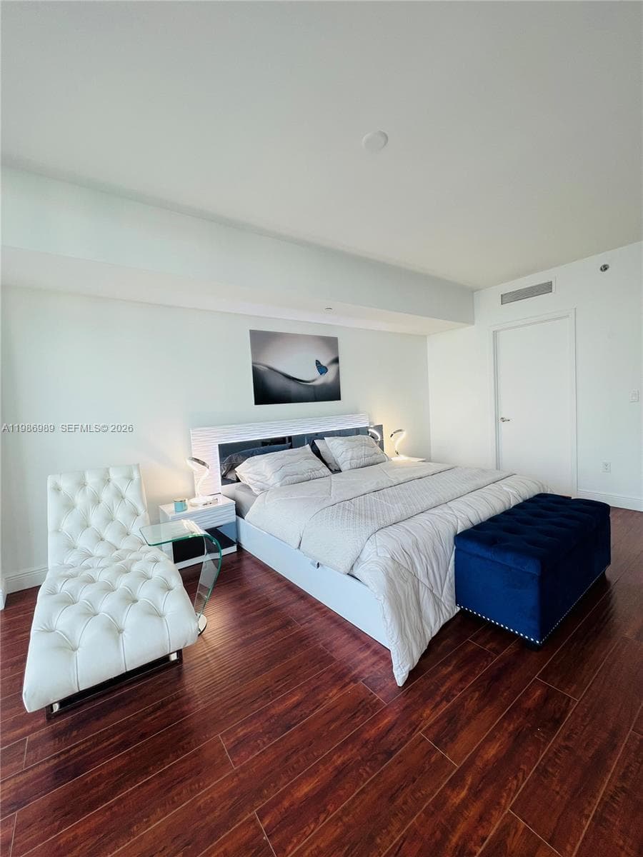 495 Brickell Ave 2707 photo 11