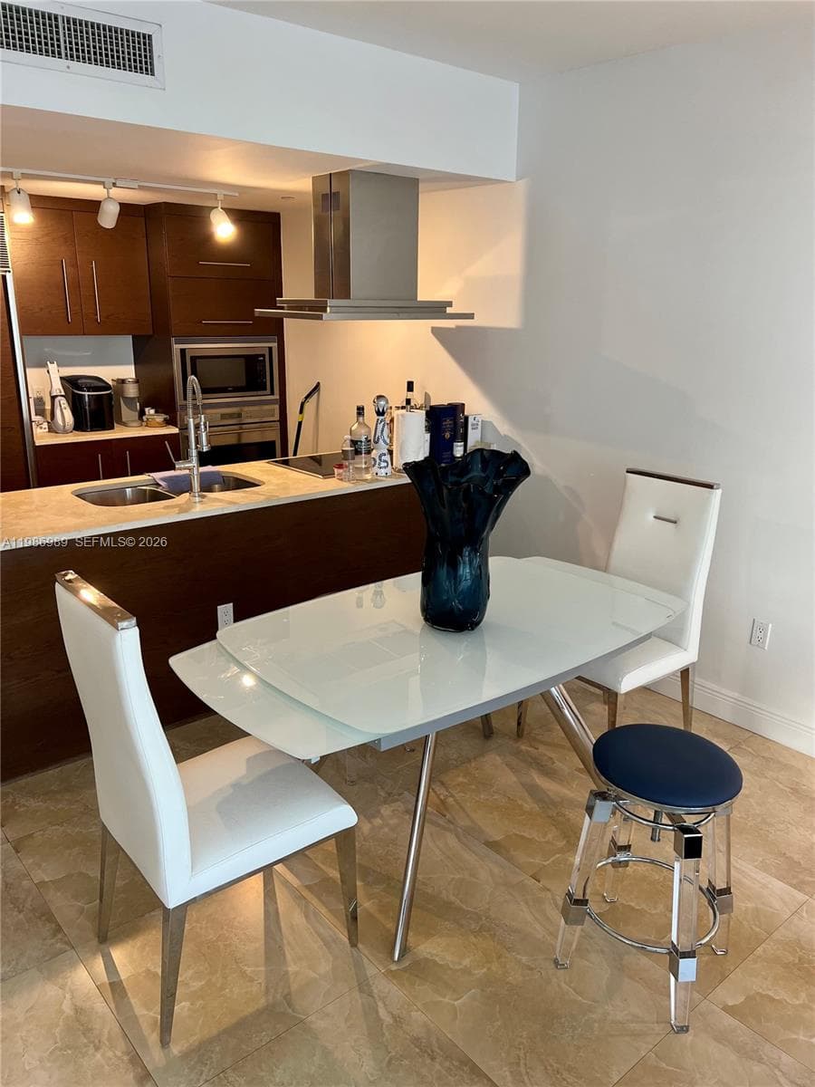 495 Brickell Ave 2707 photo 21