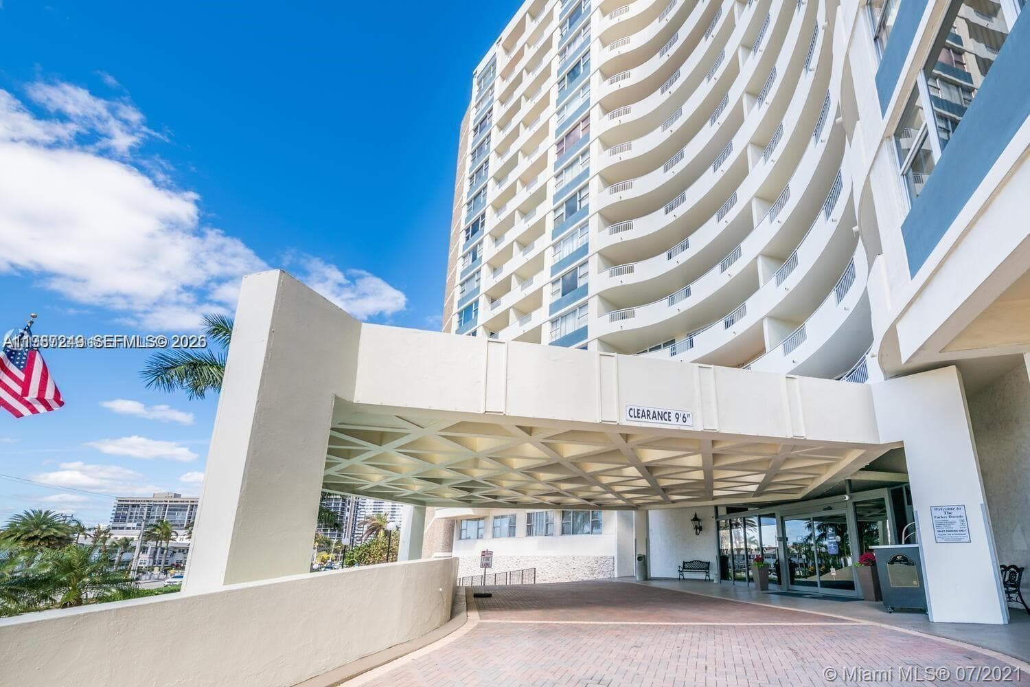 3180 Ocean Dr 509 photo 24