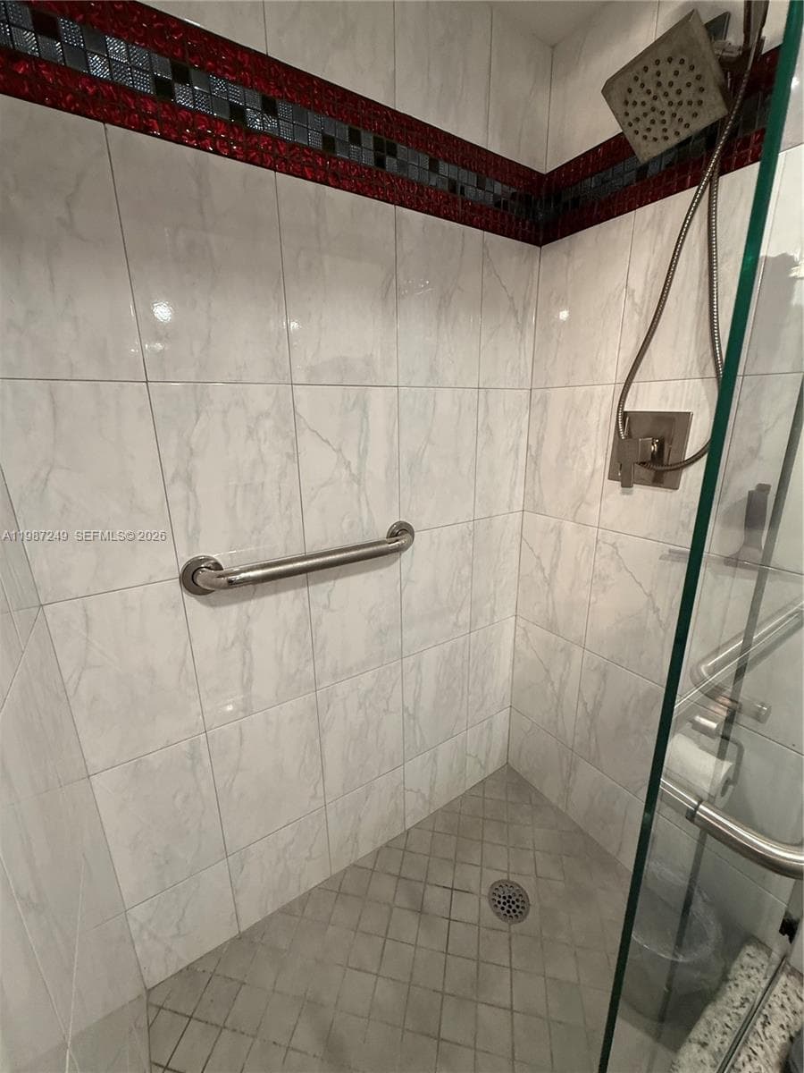 3180 Ocean Dr 509 photo 15