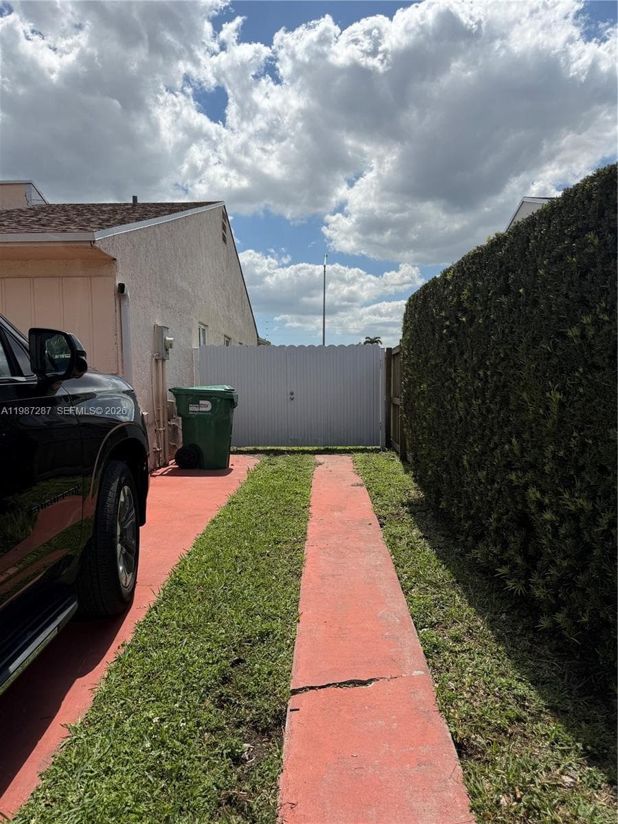 9612 Grand Canal Dr photo 2