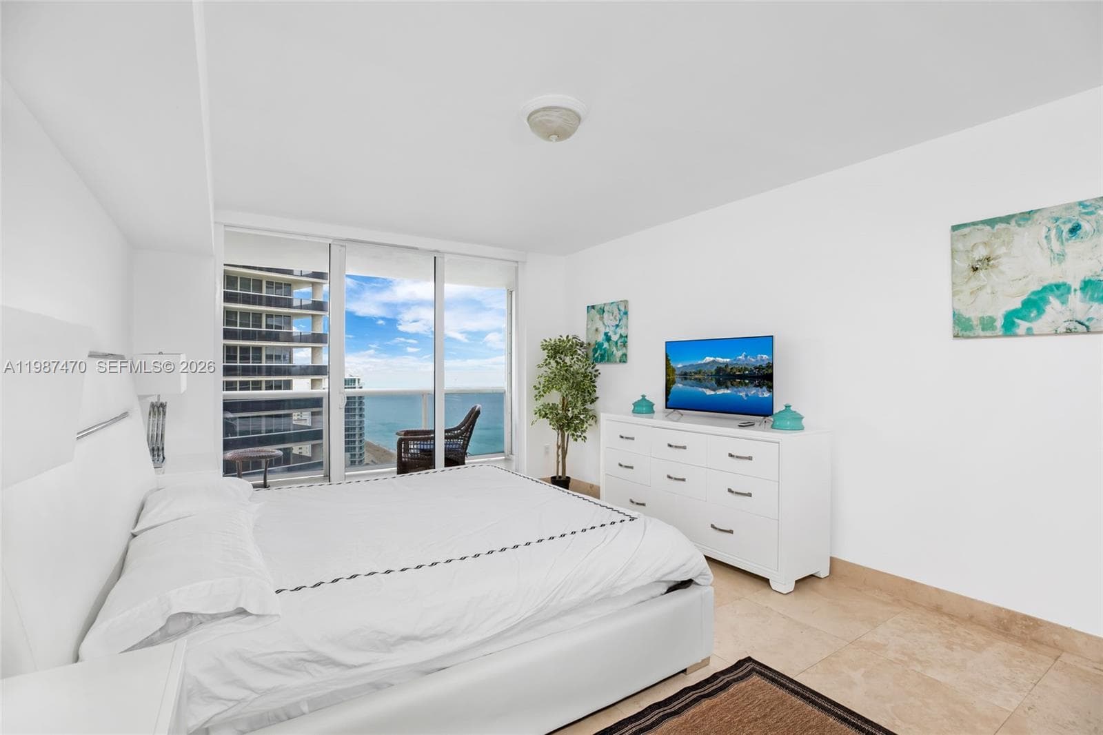 1830 Ocean Dr 2808 photo 9