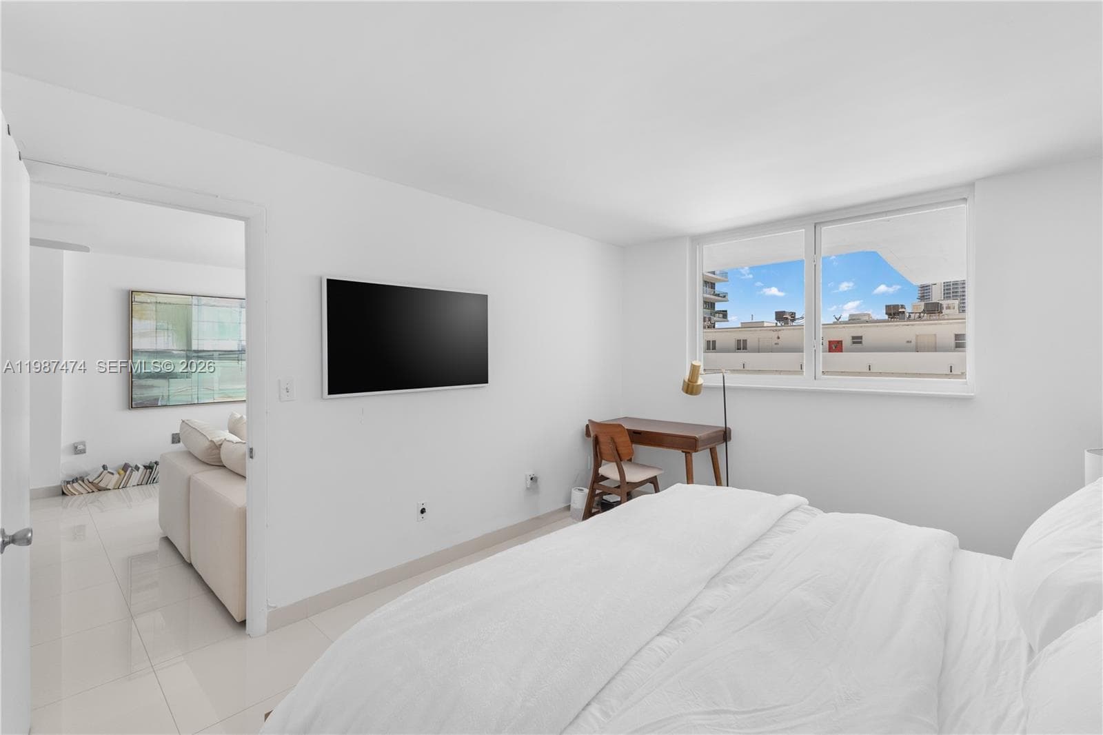 345 Ocean Dr 607 photo 17