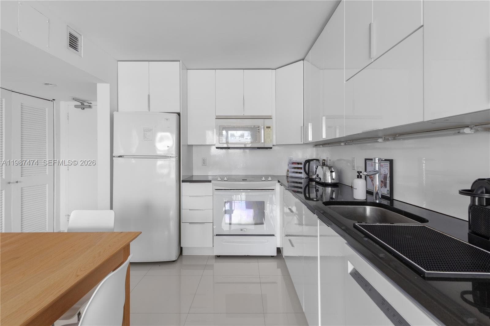 345 Ocean Dr 607 photo 15