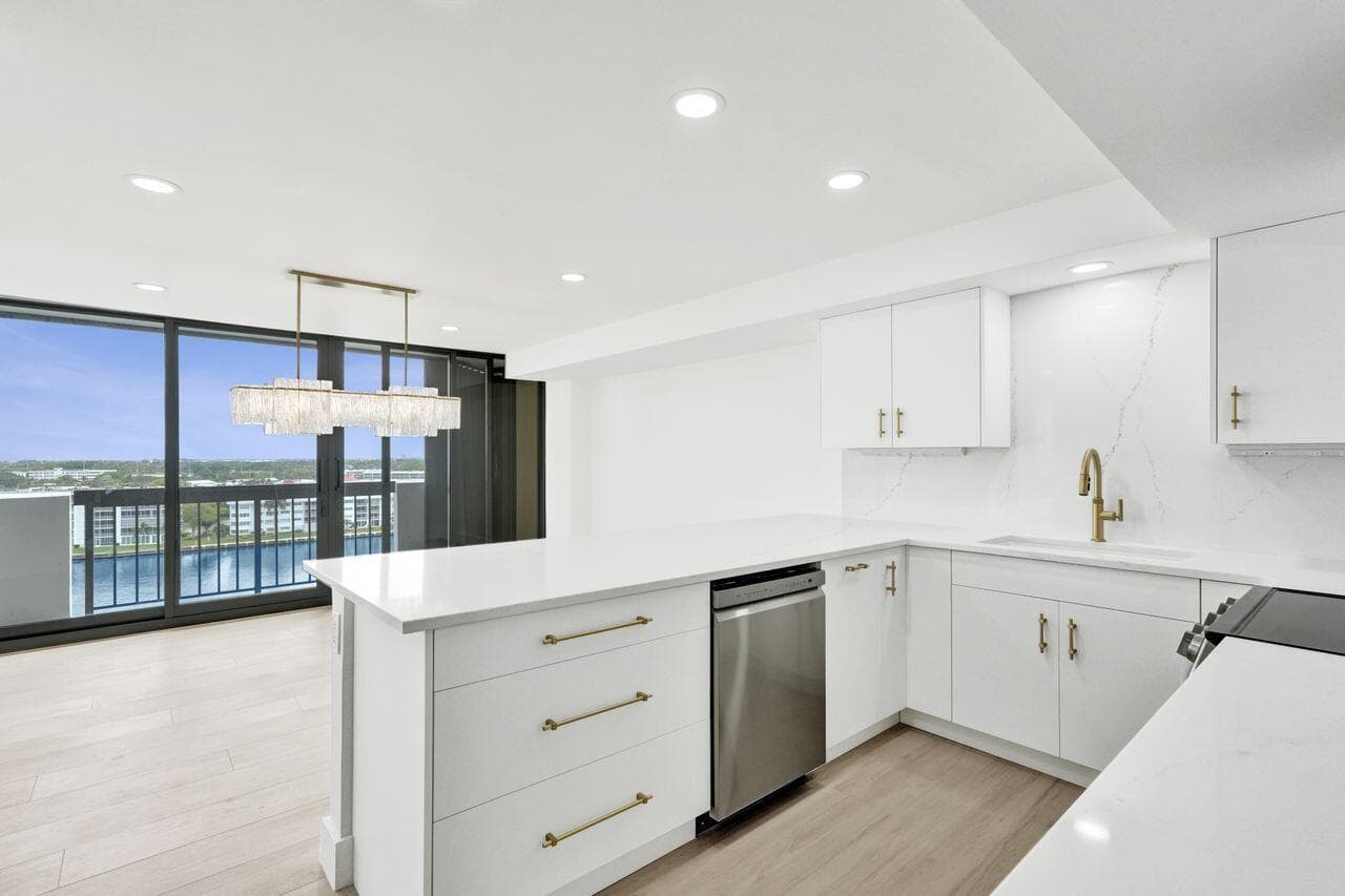 108 Lakeshore Drive 1041 photo 23
