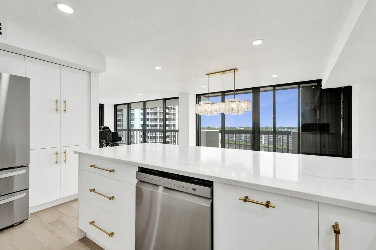 108 Lakeshore Drive 1041 photo 18