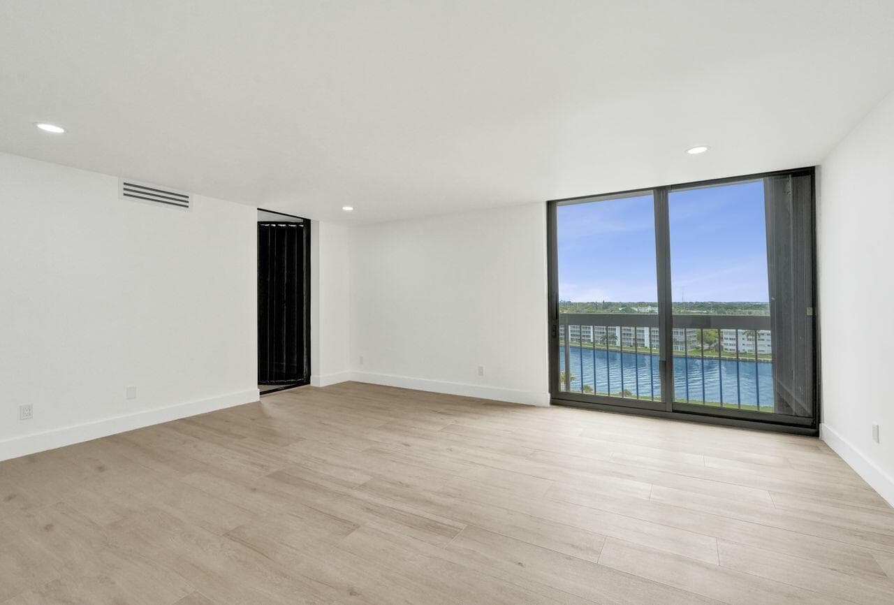 108 Lakeshore Drive 1041 photo 25