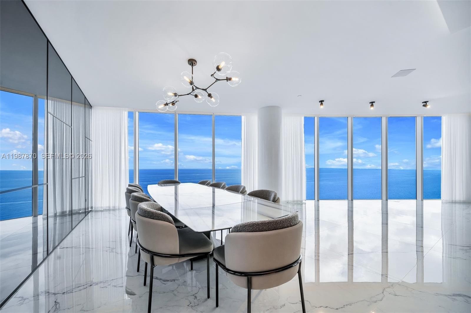 2711 Ocean Dr 3905 photo 3