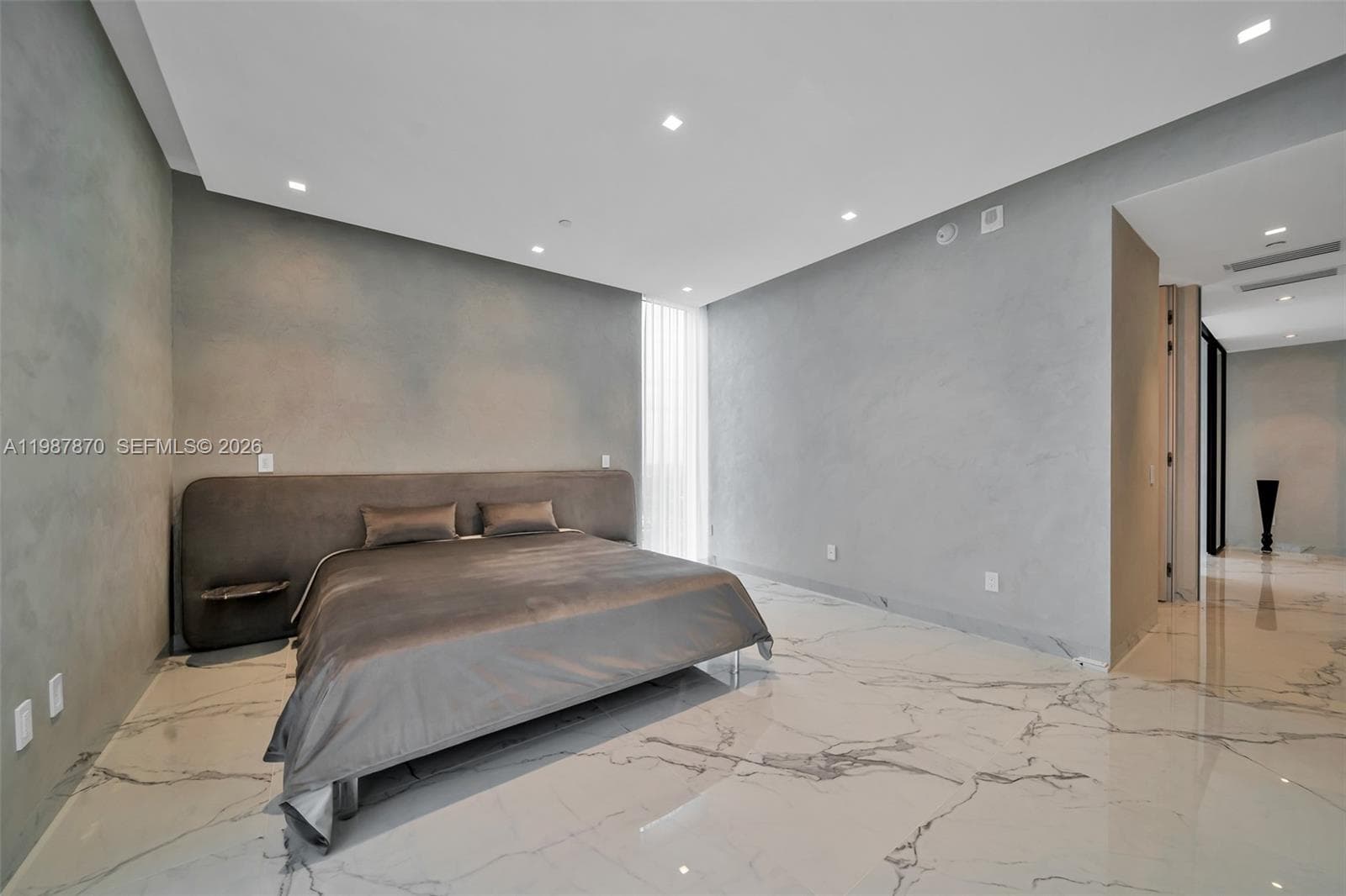 2711 Ocean Dr 3905 photo 25