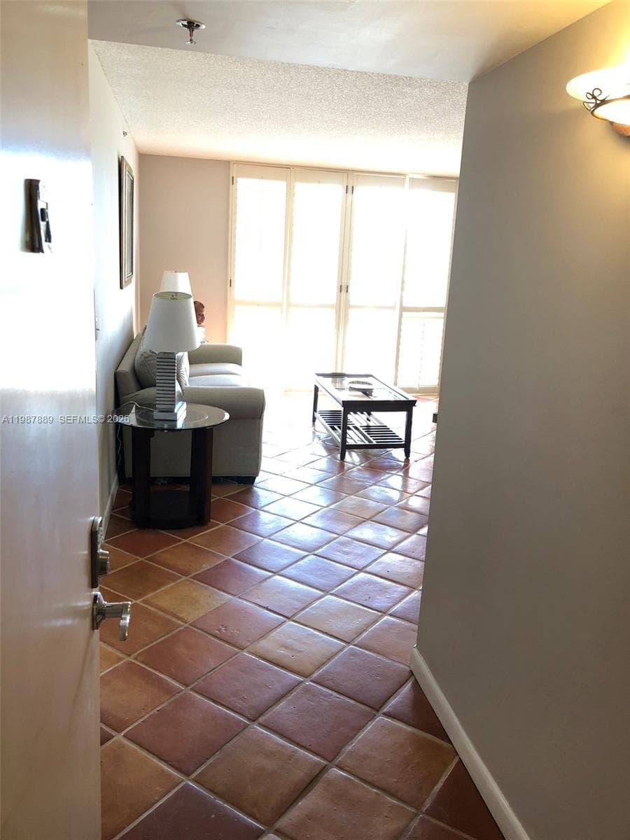 19901 E Country Club Dr 2206 photo 1