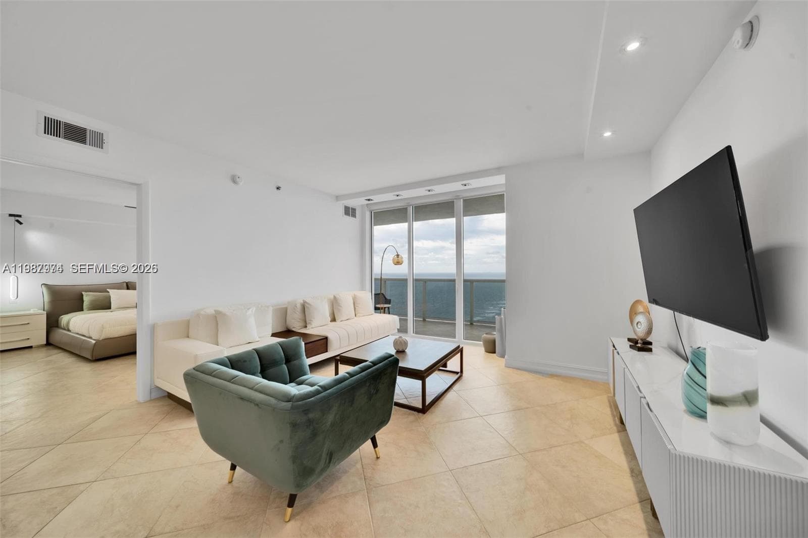 1830 S Ocean Dr 4704 photo 8