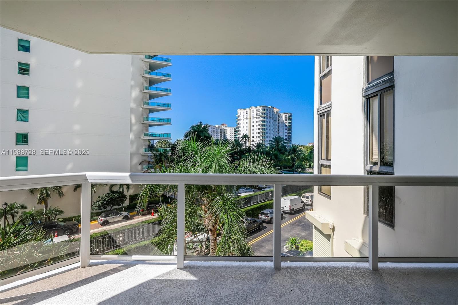 20185 E Country Club Dr 302 photo 15