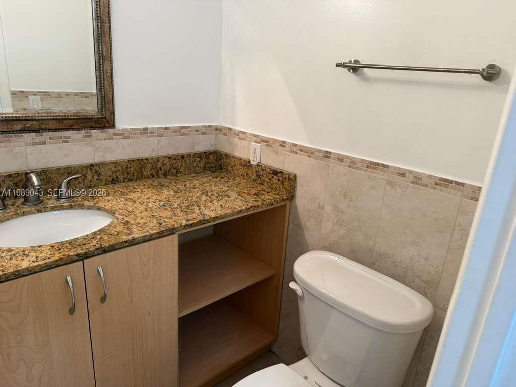 2750 NE 183rd St 1201 photo 10