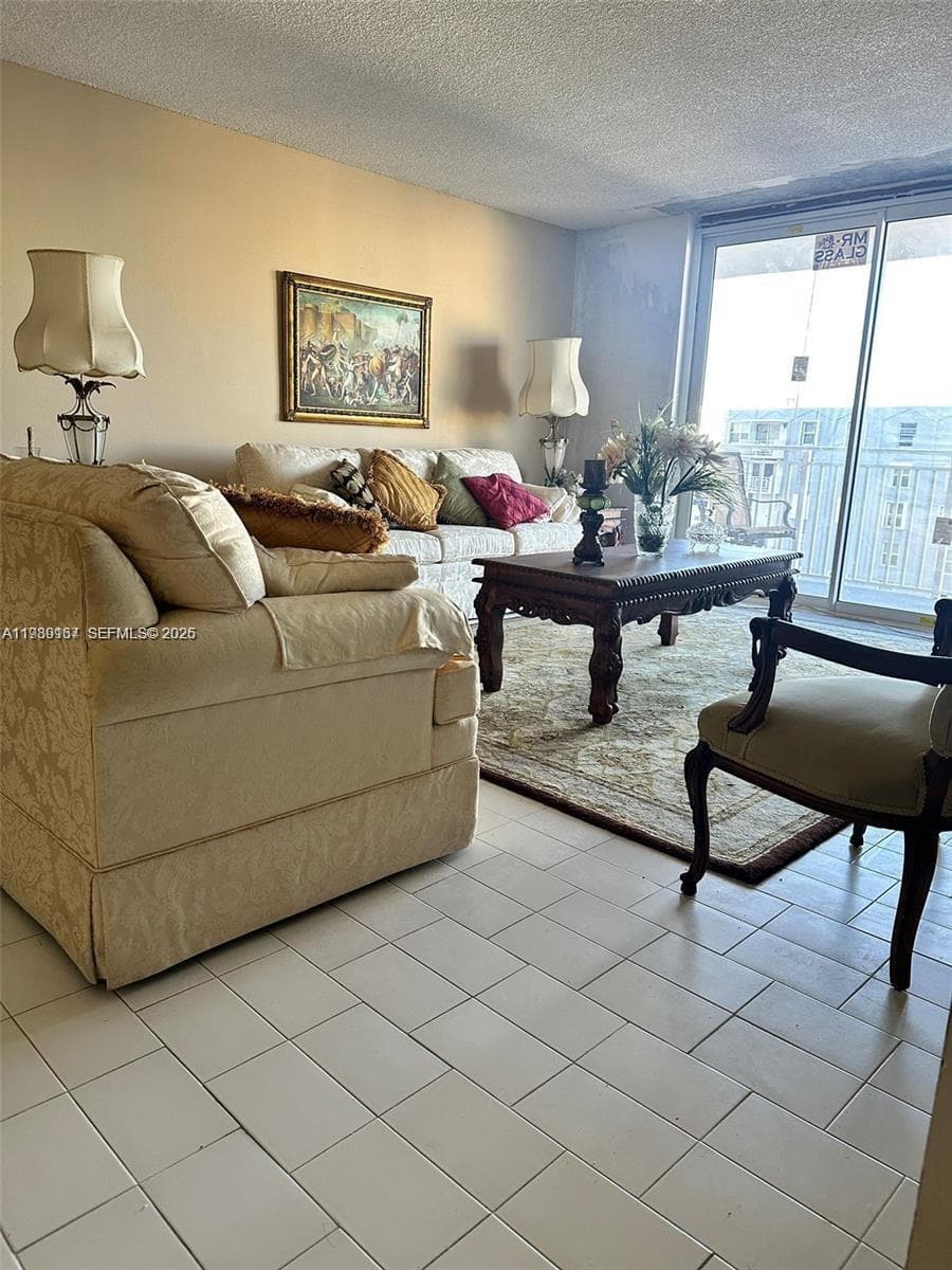 427 Golden Isles Dr 7E photo 3