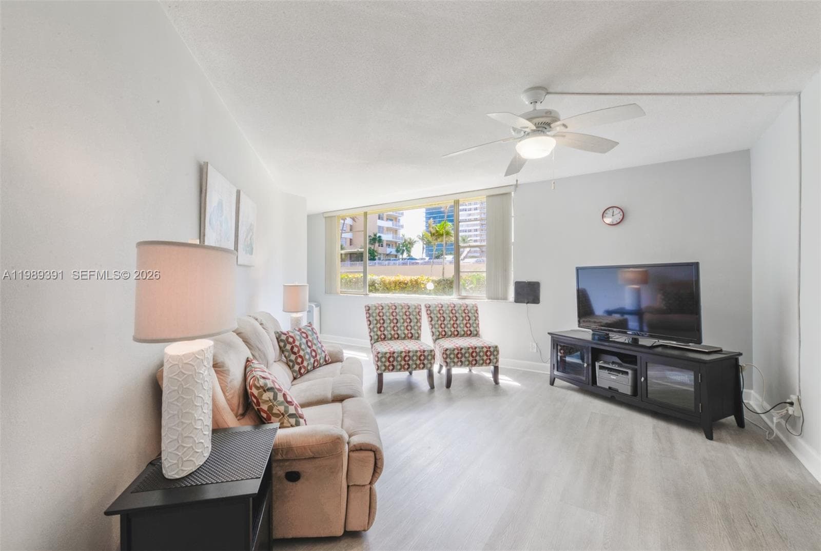 1936 Ocean Dr 2D photo 5